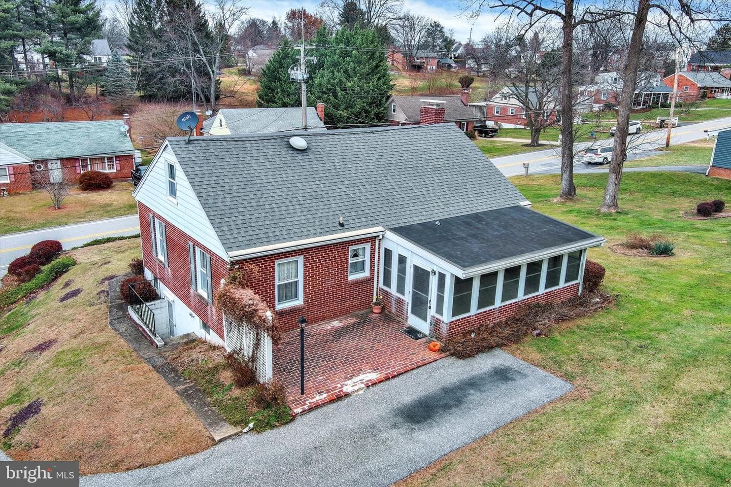 135 Smith Avenue photo 39