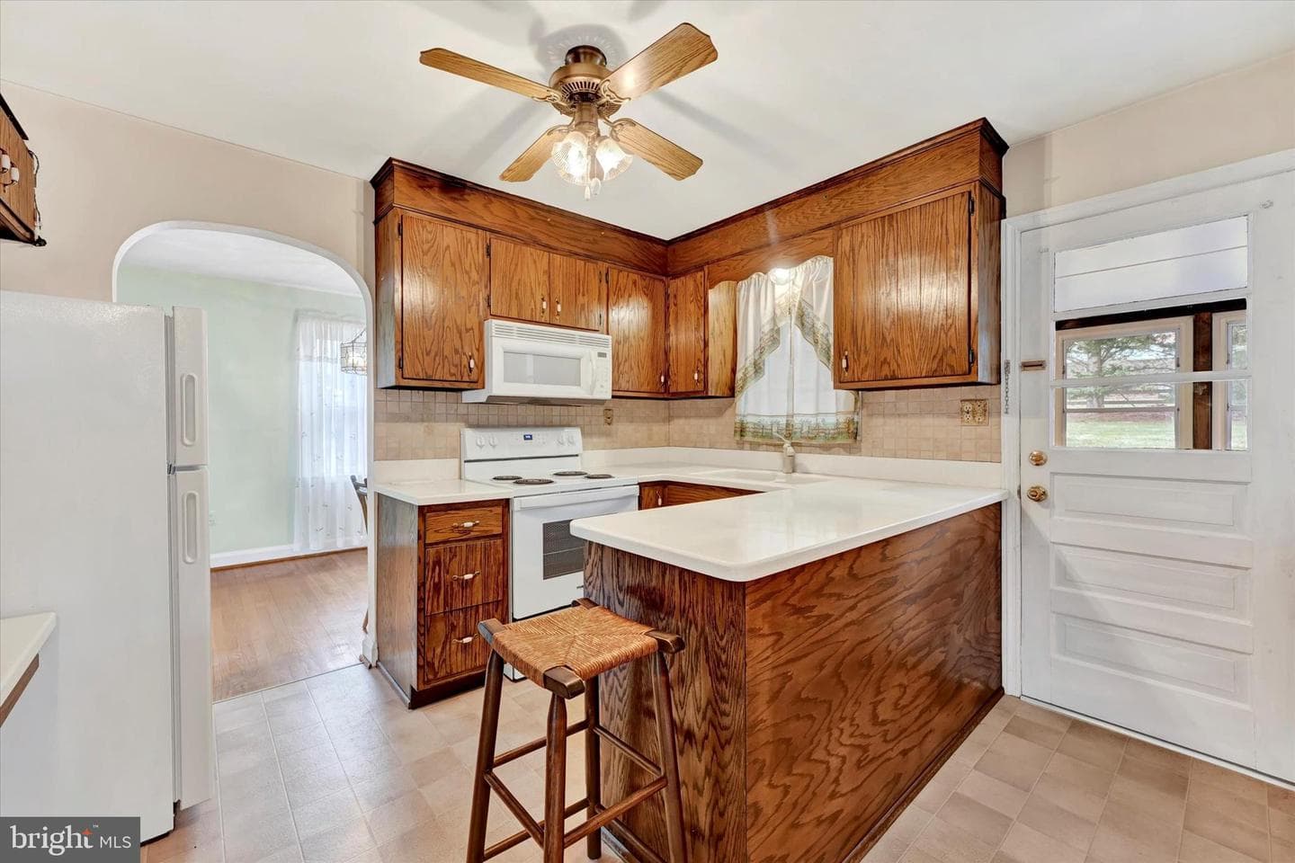 135 Smith Avenue photo 9
