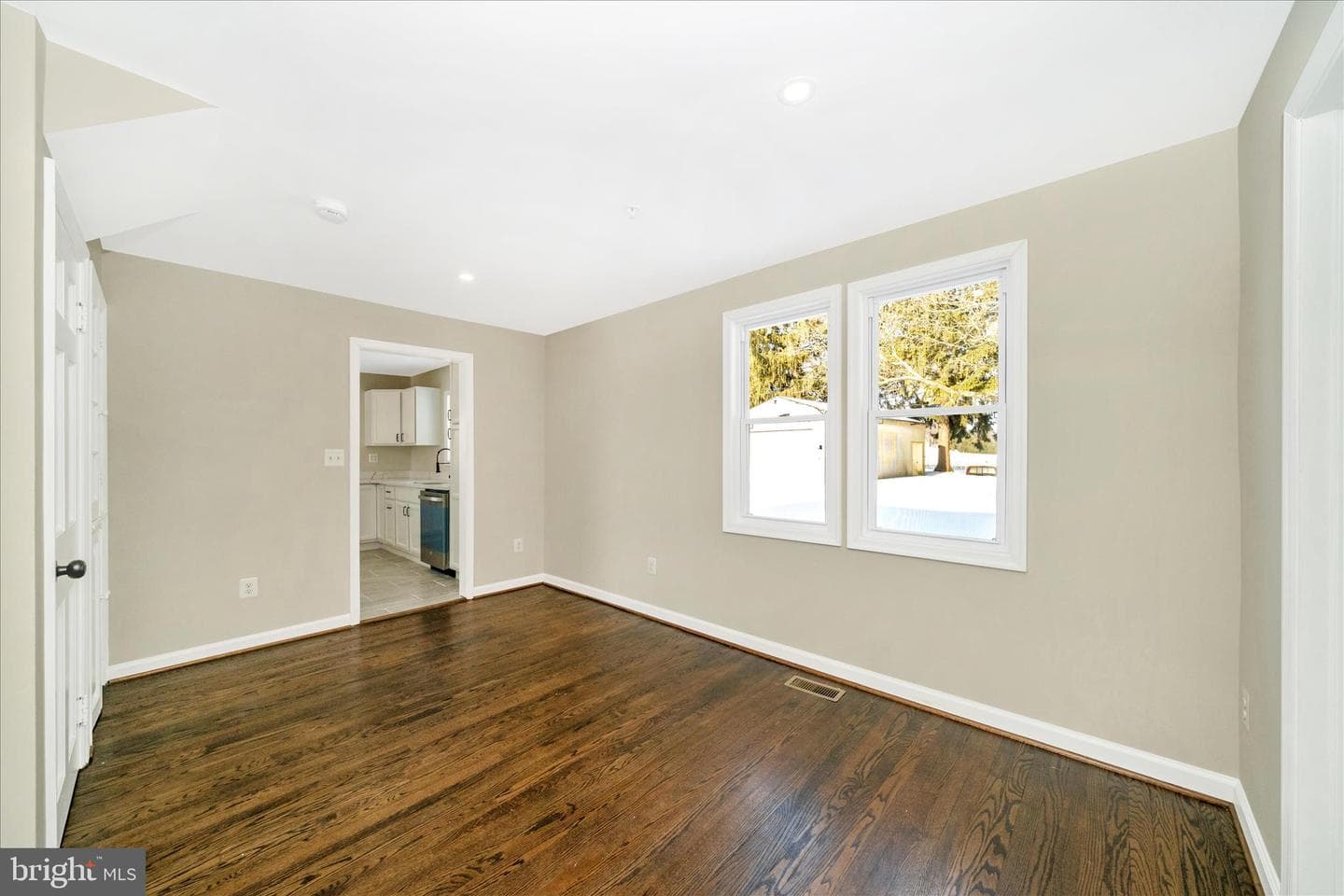 2514 W Liberty Road photo 11