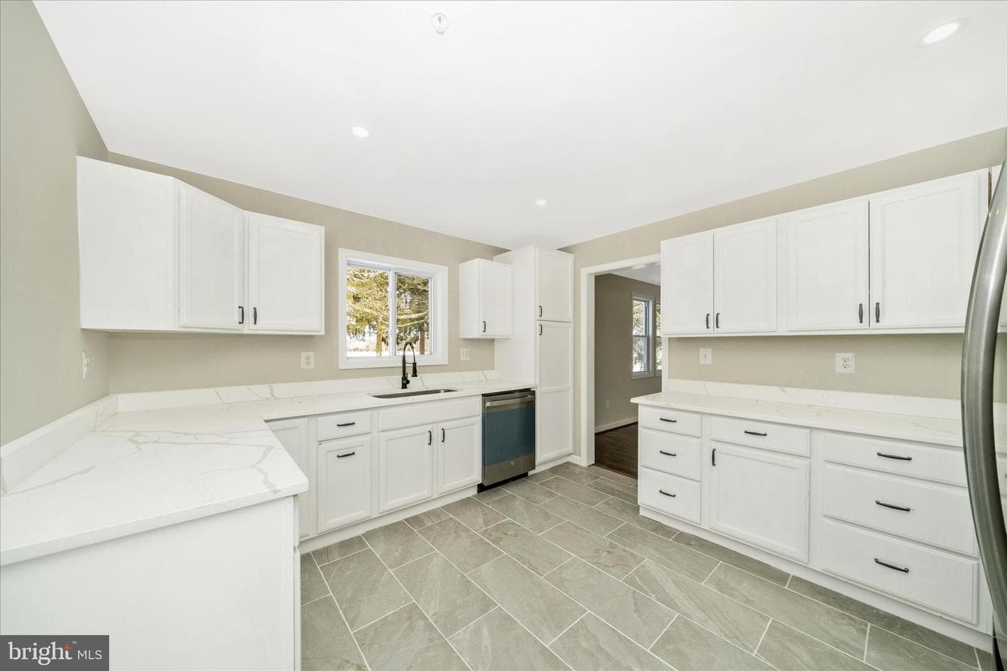 2514 W Liberty Road photo 17
