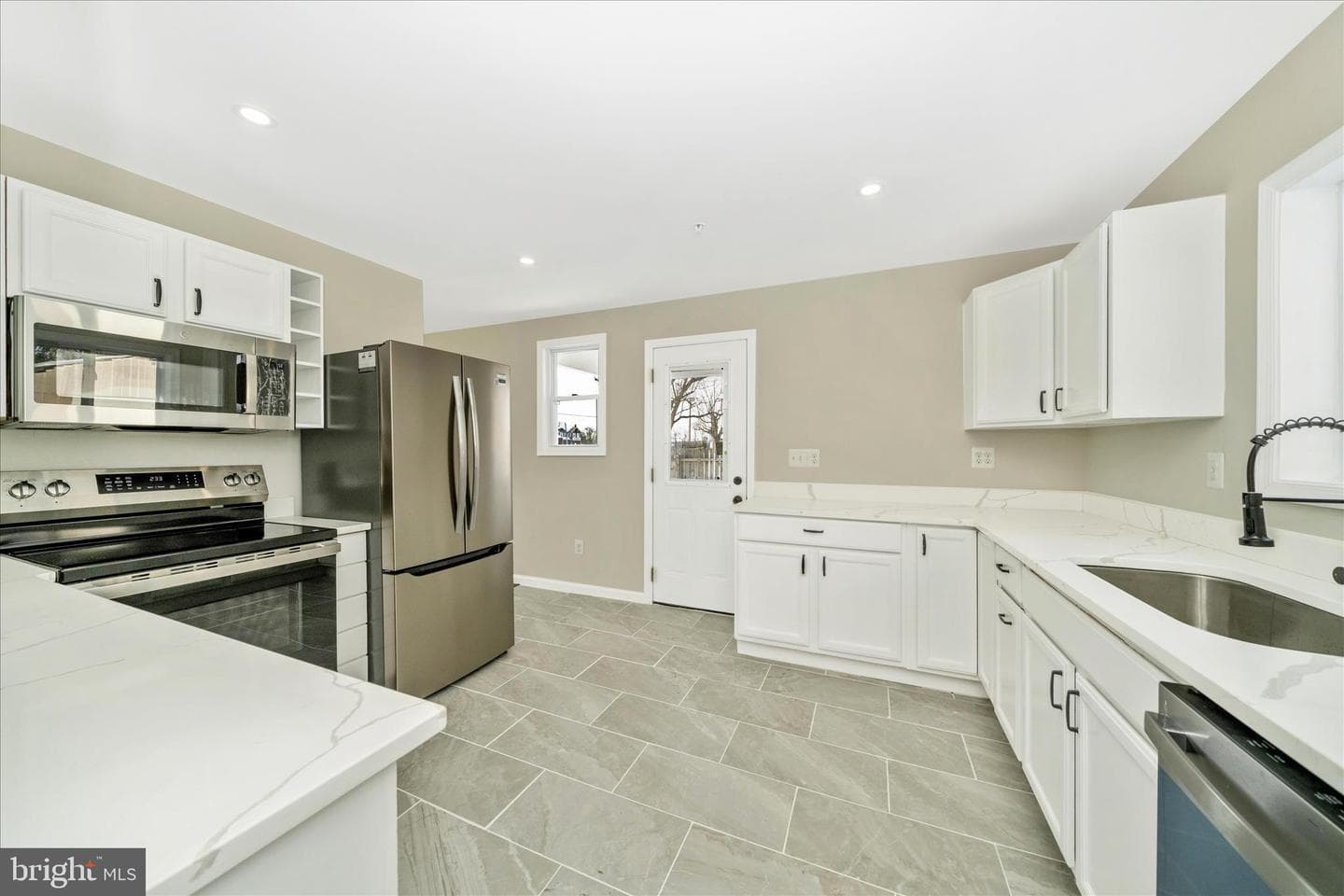2514 W Liberty Road photo 18