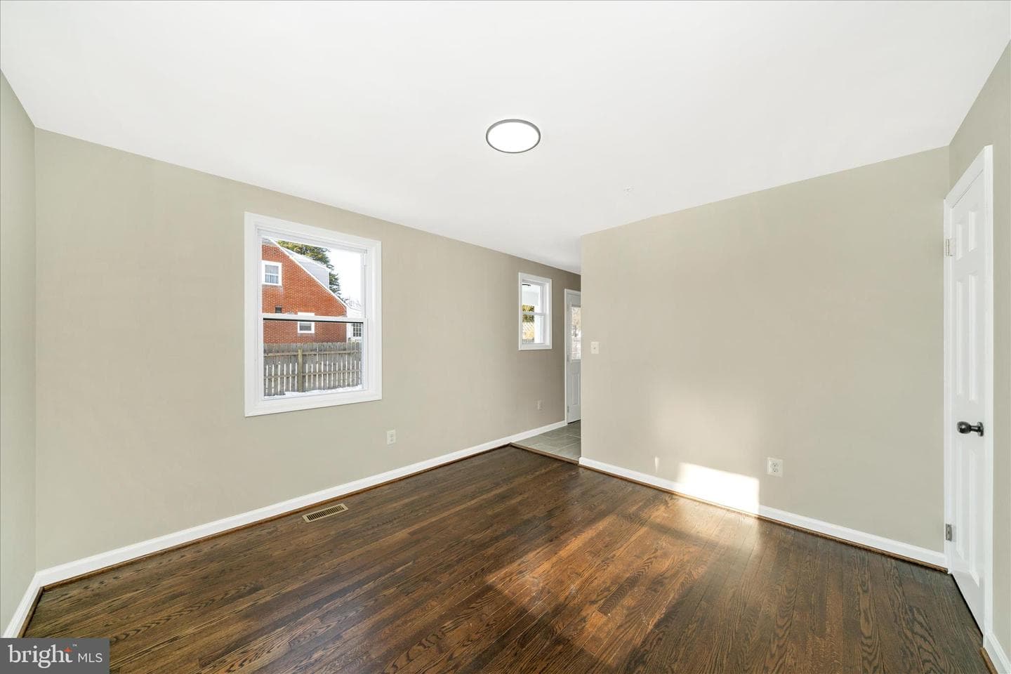 2514 W Liberty Road photo 23