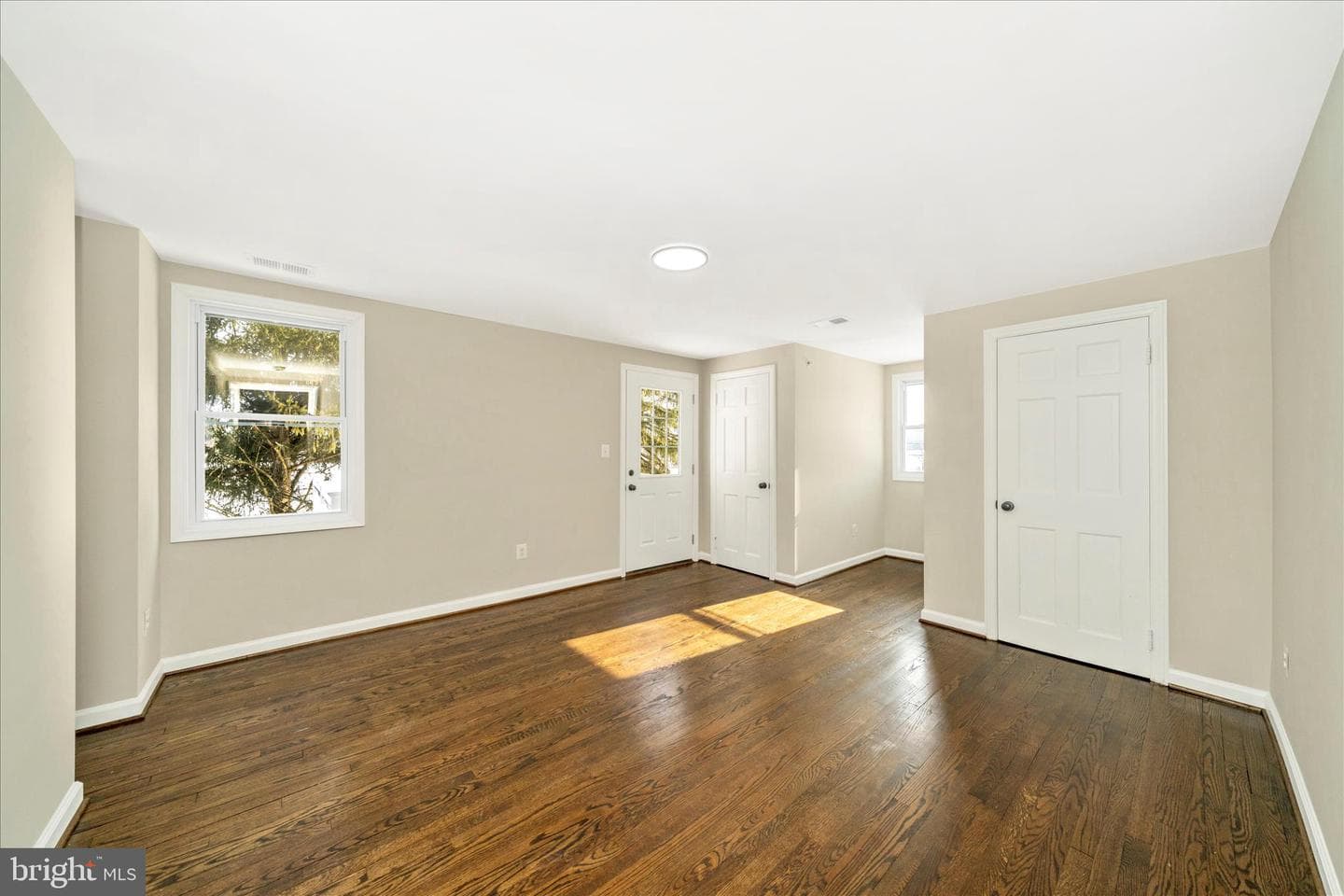 2514 W Liberty Road photo 25