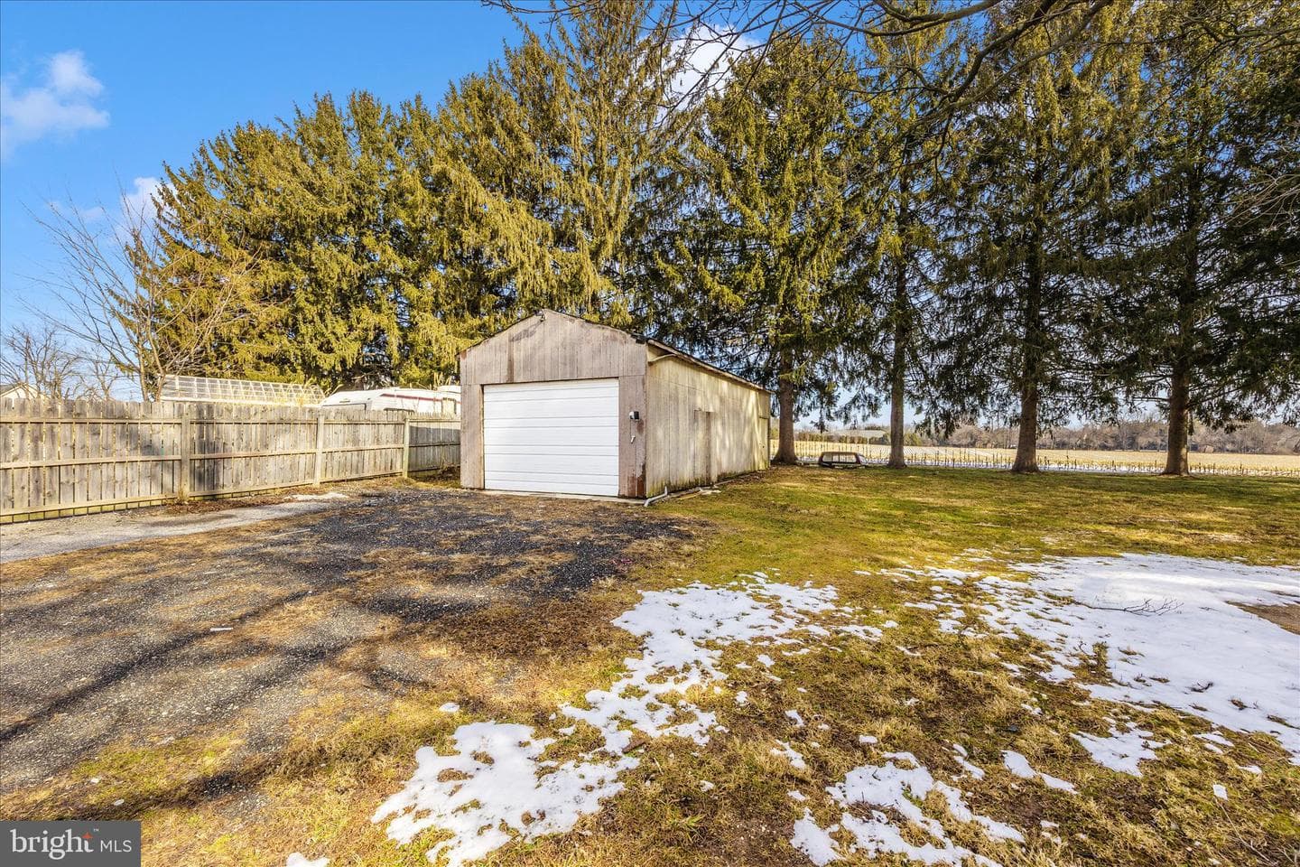 2514 W Liberty Road photo 54
