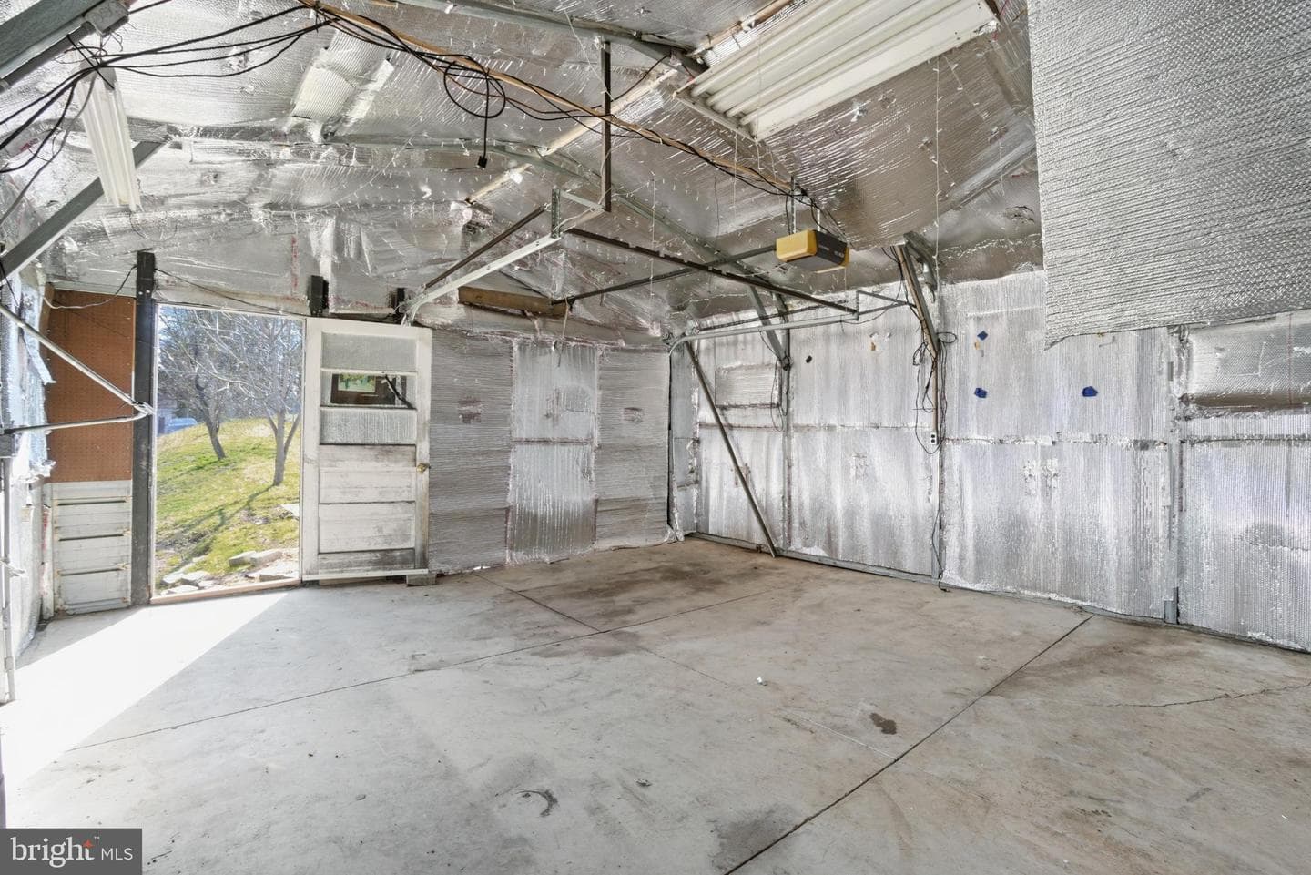 314 E Broadway Street photo 10