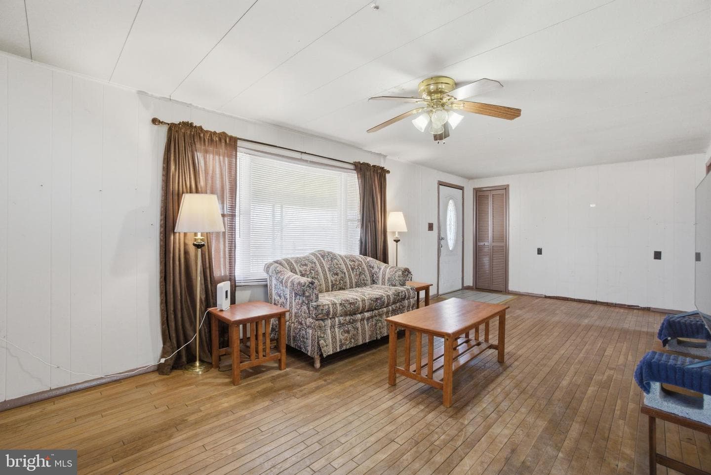 314 E Broadway Street photo 12