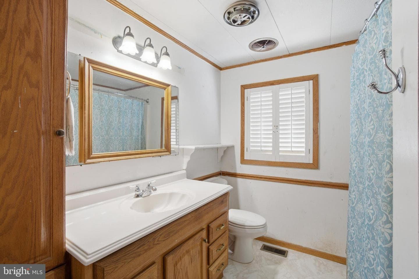 314 E Broadway Street photo 18