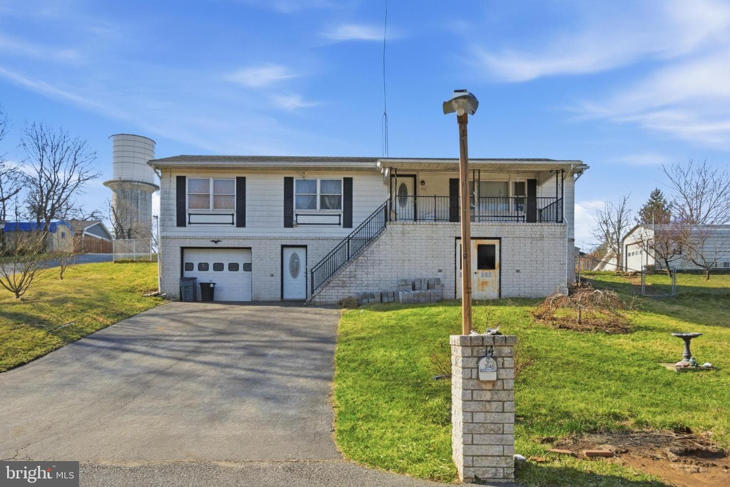 314 E Broadway Street photo 2