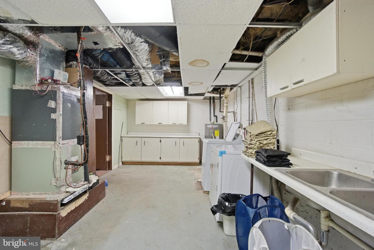 314 E Broadway Street photo 28