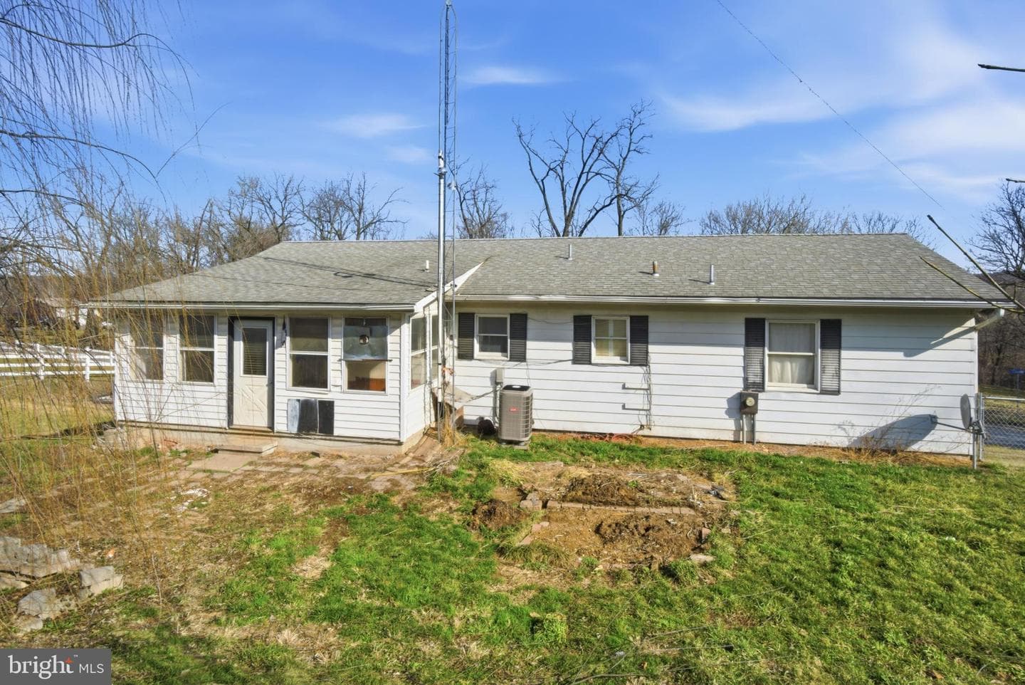 314 E Broadway Street photo 30