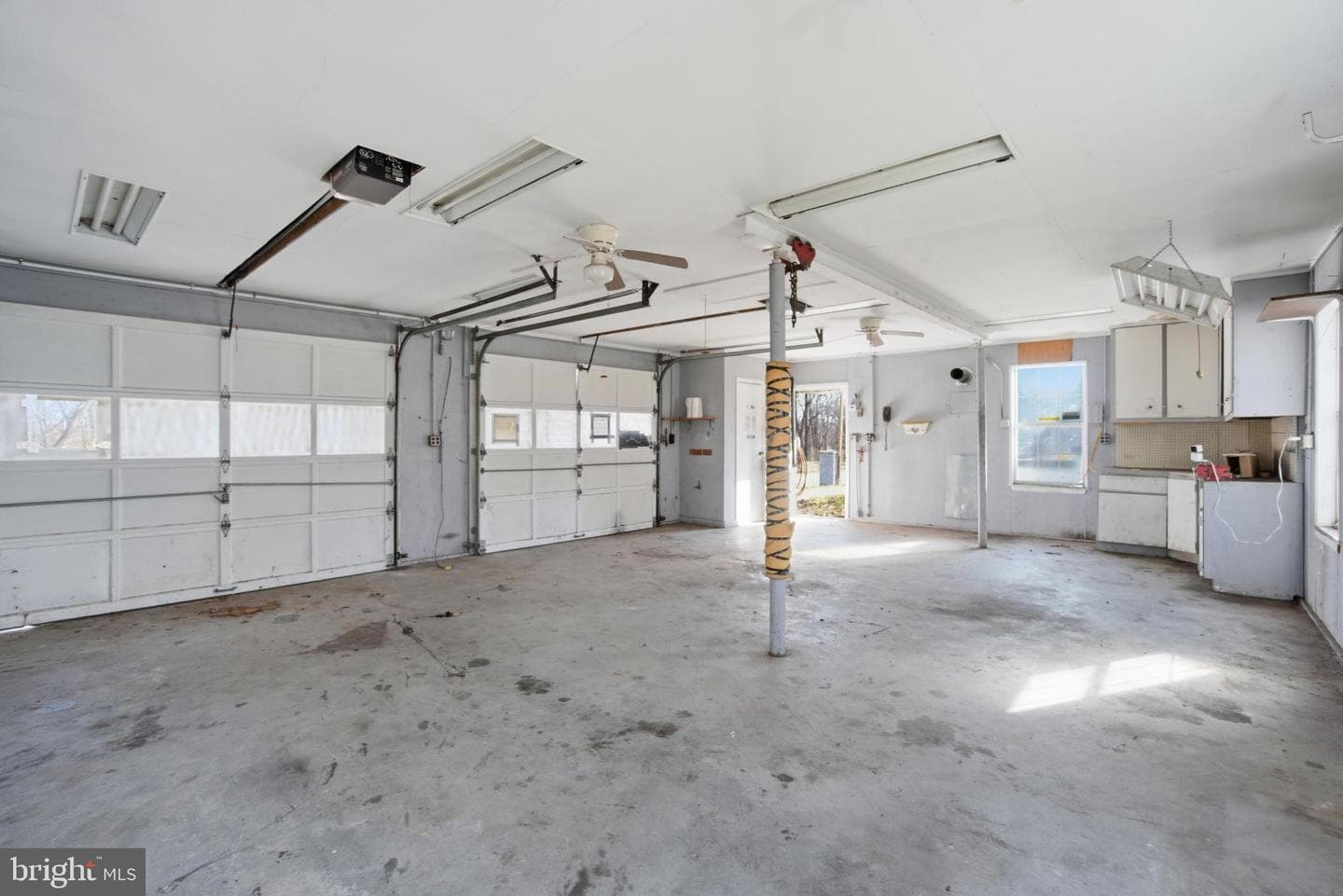 314 E Broadway Street photo 6