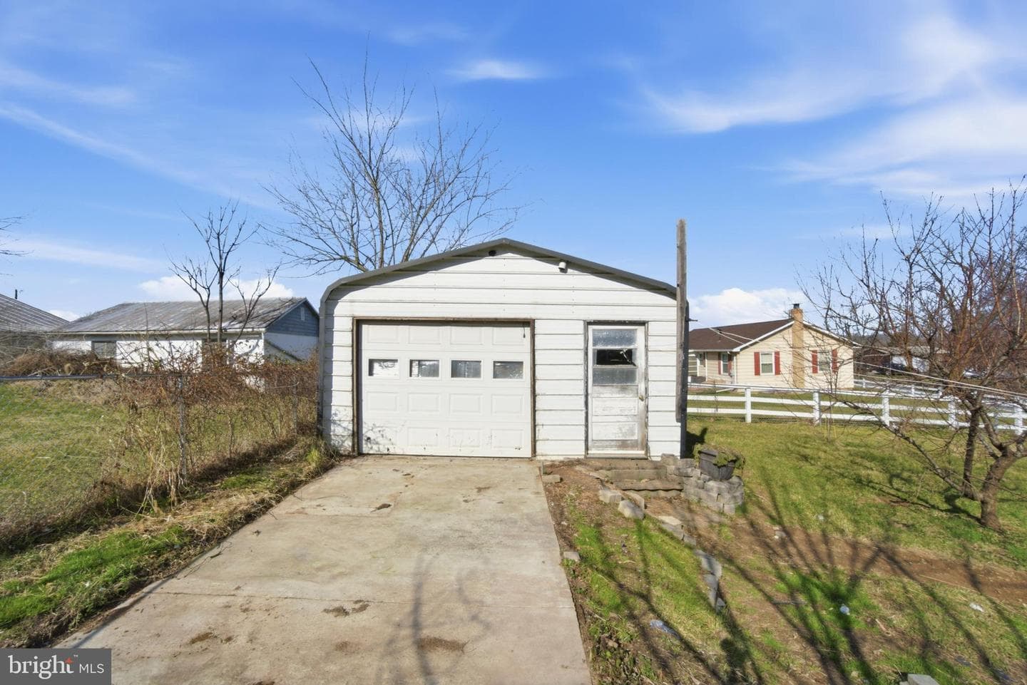 314 E Broadway Street photo 9