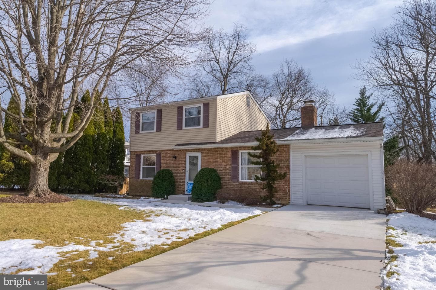 4367 Sycamore Drive photo 2
