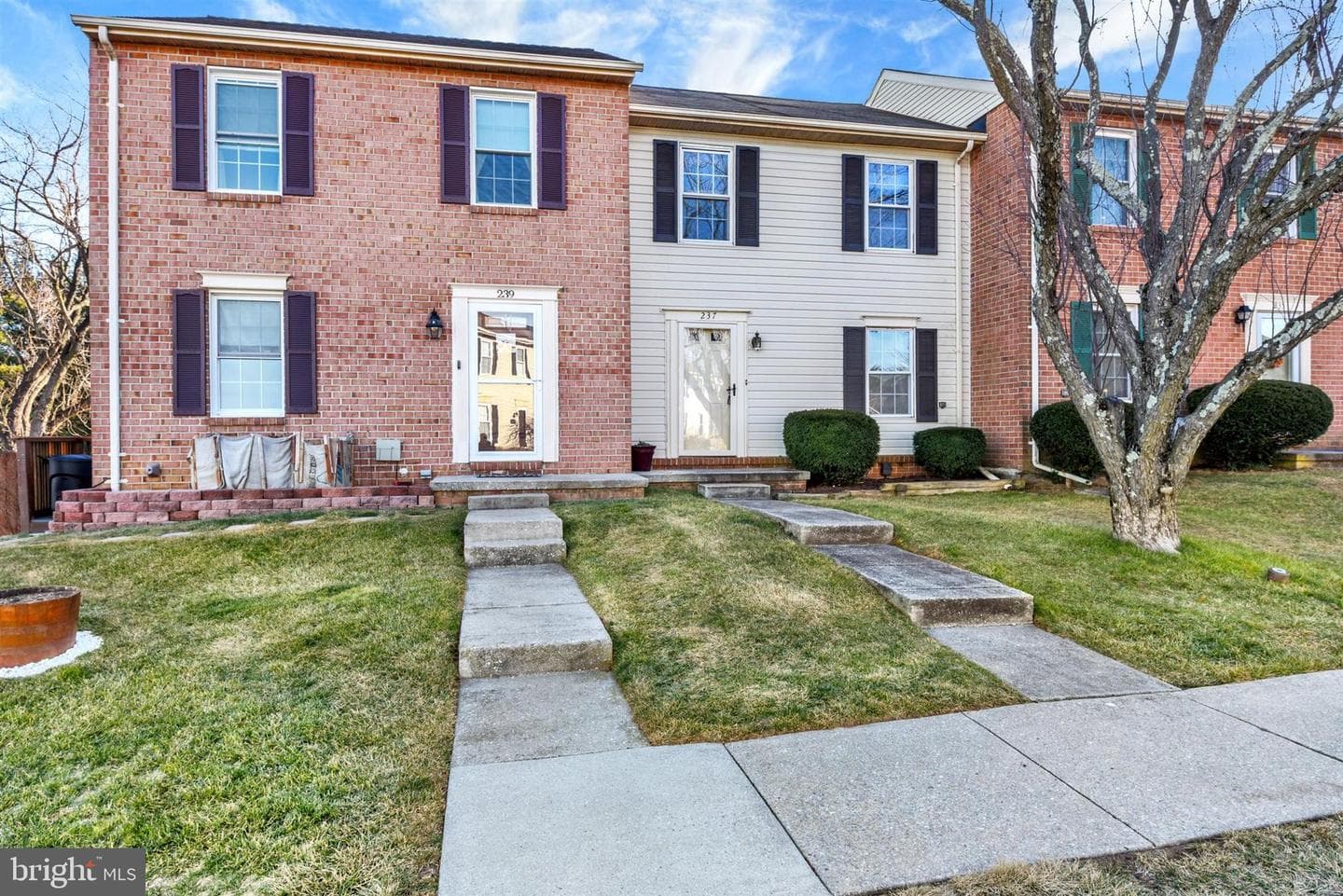 237 Alymer Court photo 21