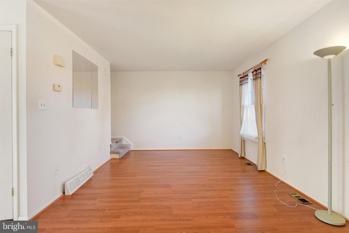 237 Alymer Court photo 3