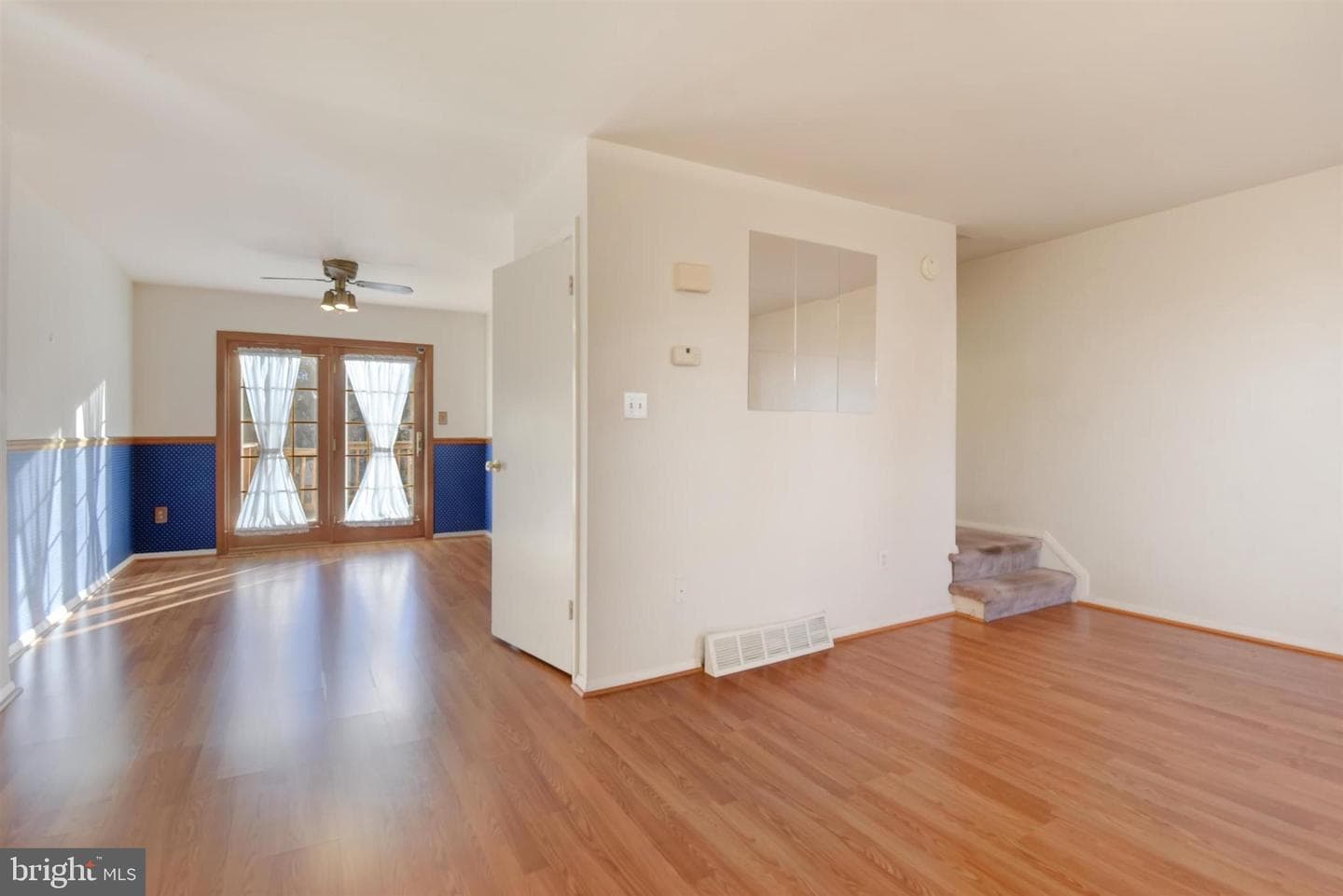 237 Alymer Court photo 4