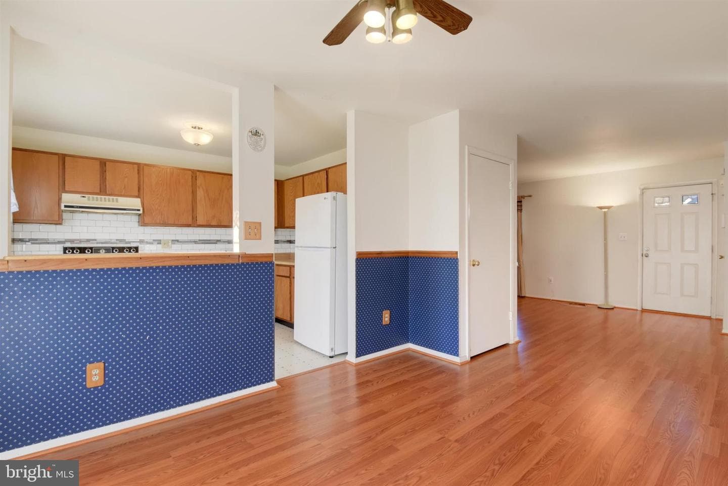 237 Alymer Court photo 6