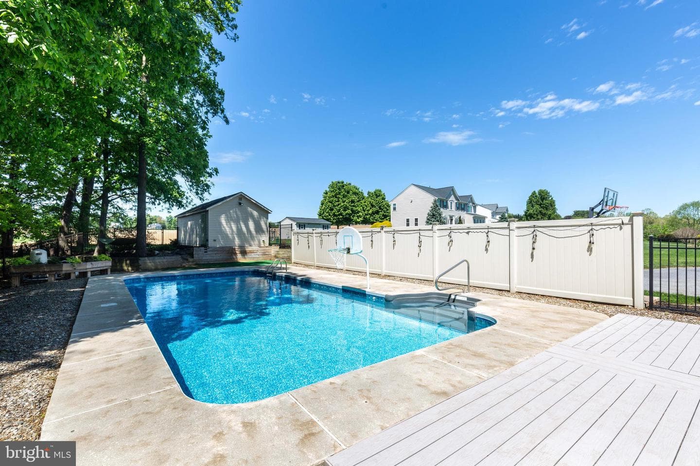 202 Almar Drive photo 15