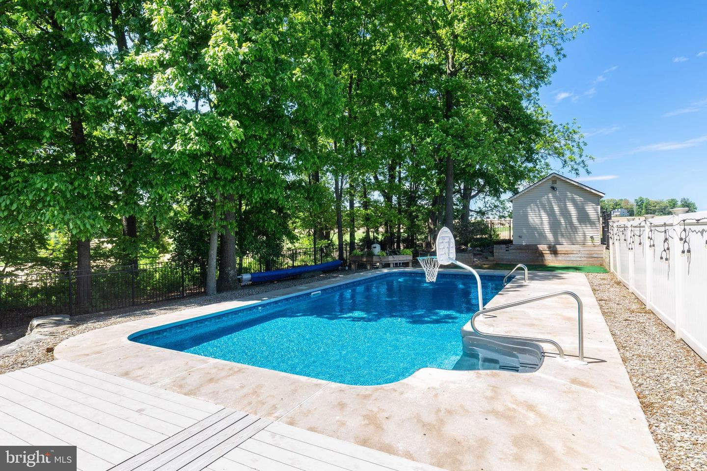 202 Almar Drive photo 16