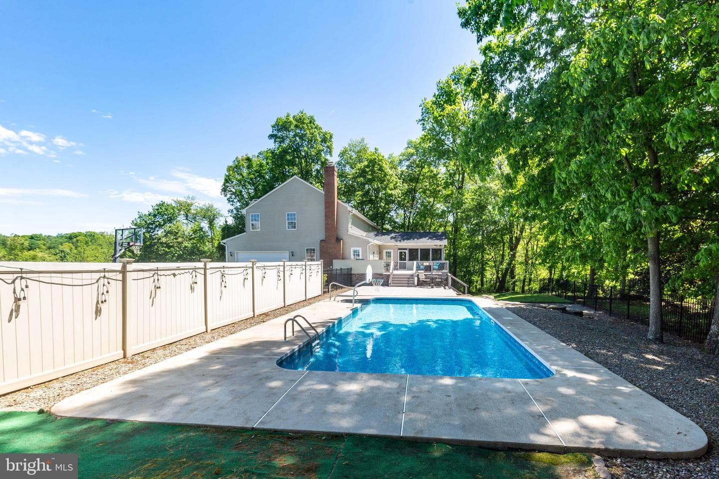202 Almar Drive photo 17