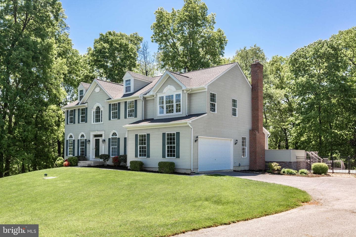 202 Almar Drive photo 4