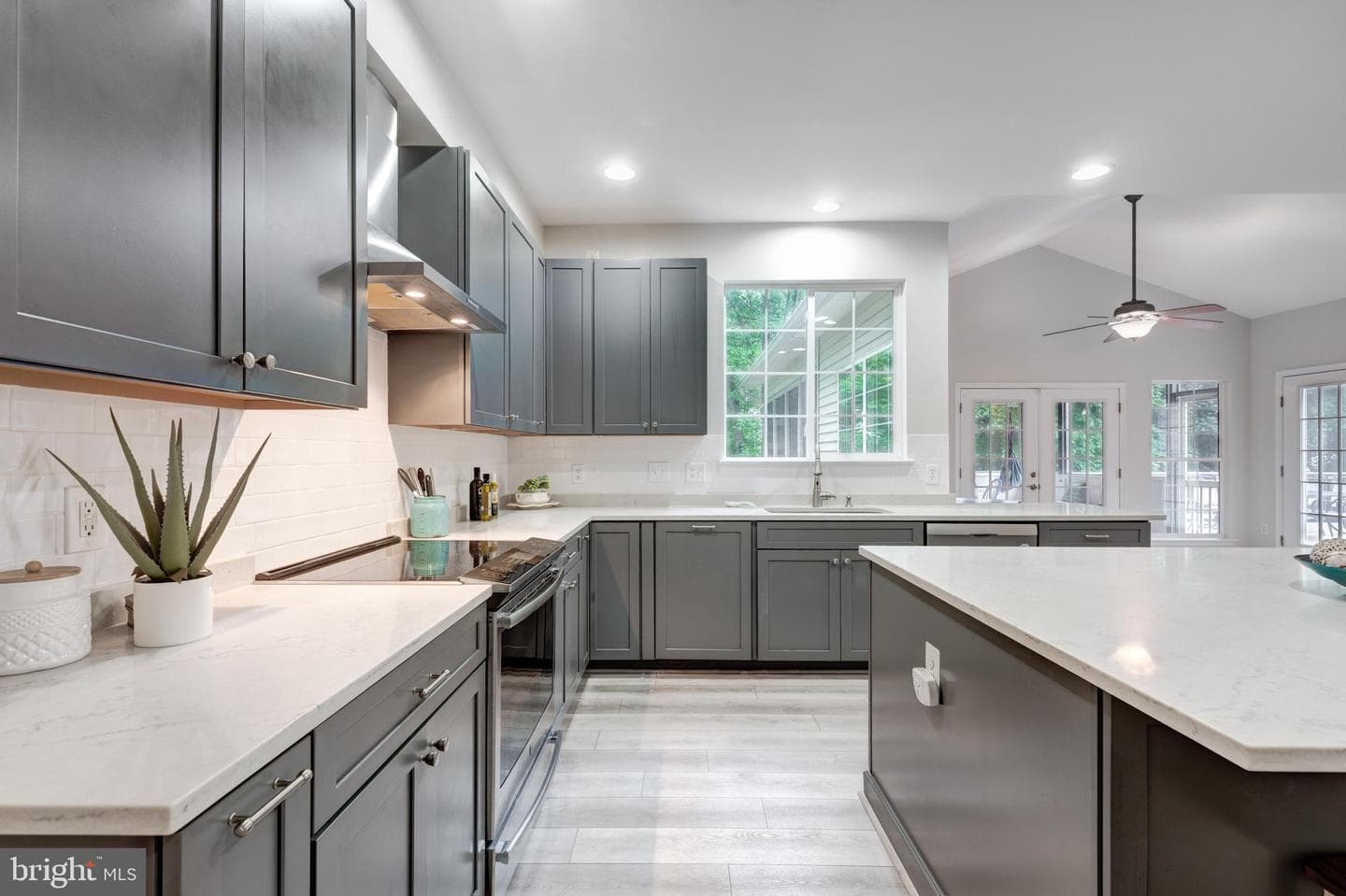 202 Almar Drive photo 40