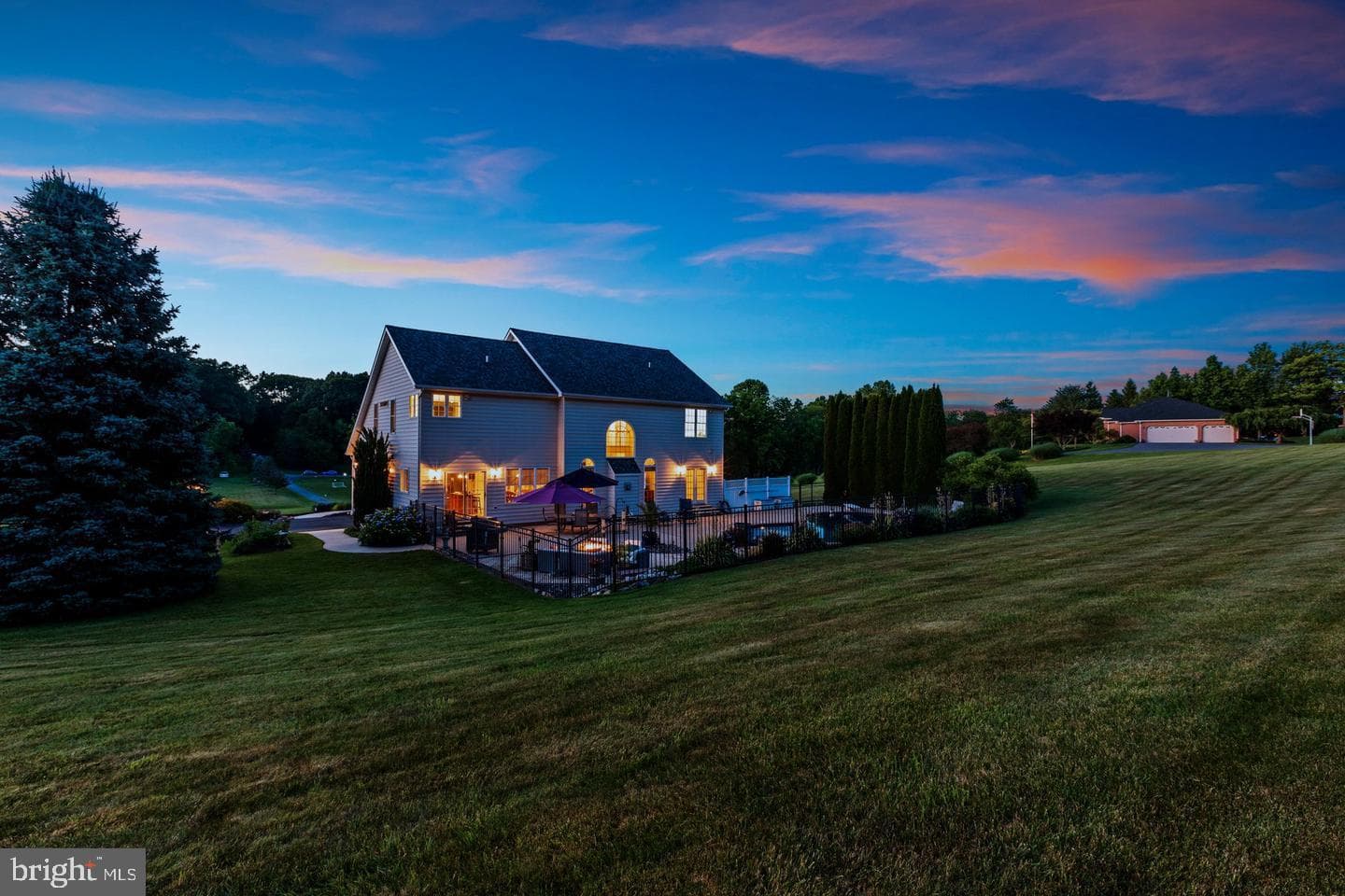 1687 Village Green Drive photo 8