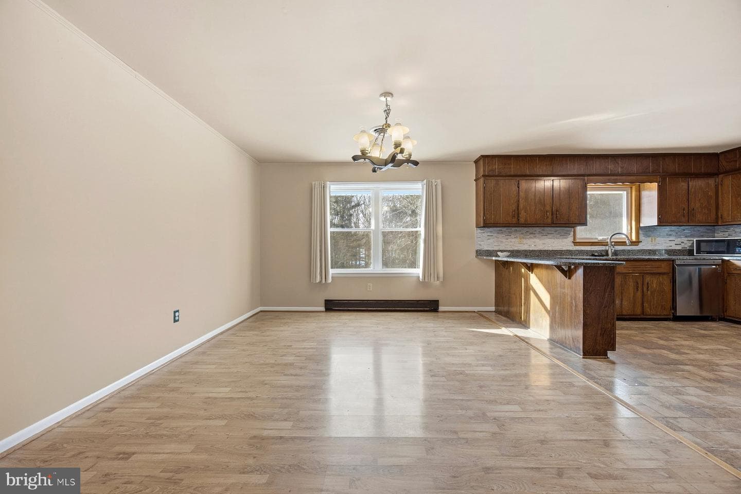 5884 Woodbine Road photo 10