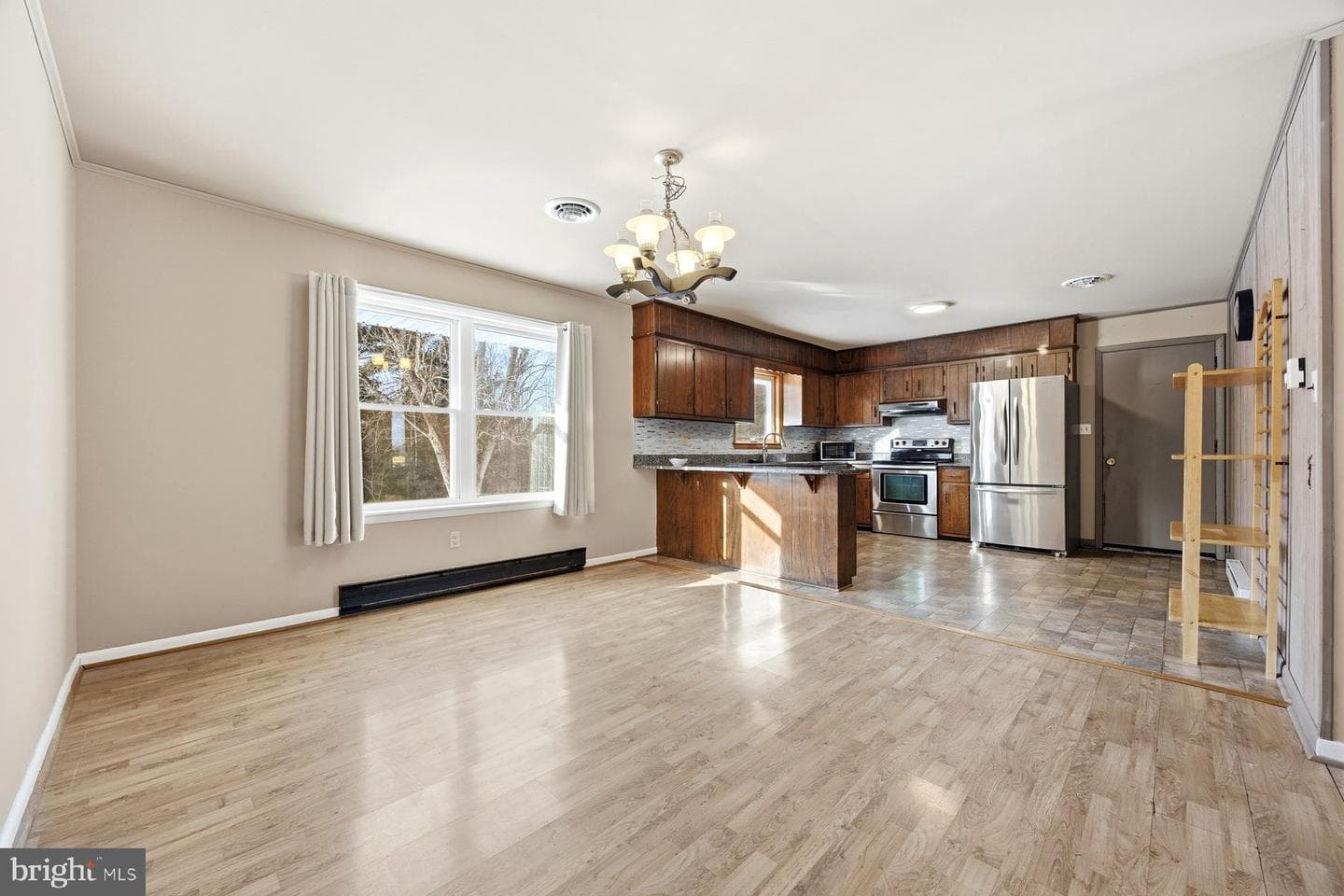 5884 Woodbine Road photo 11