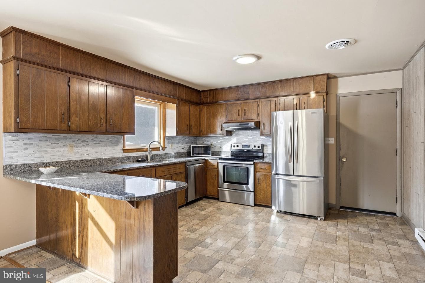 5884 Woodbine Road photo 13