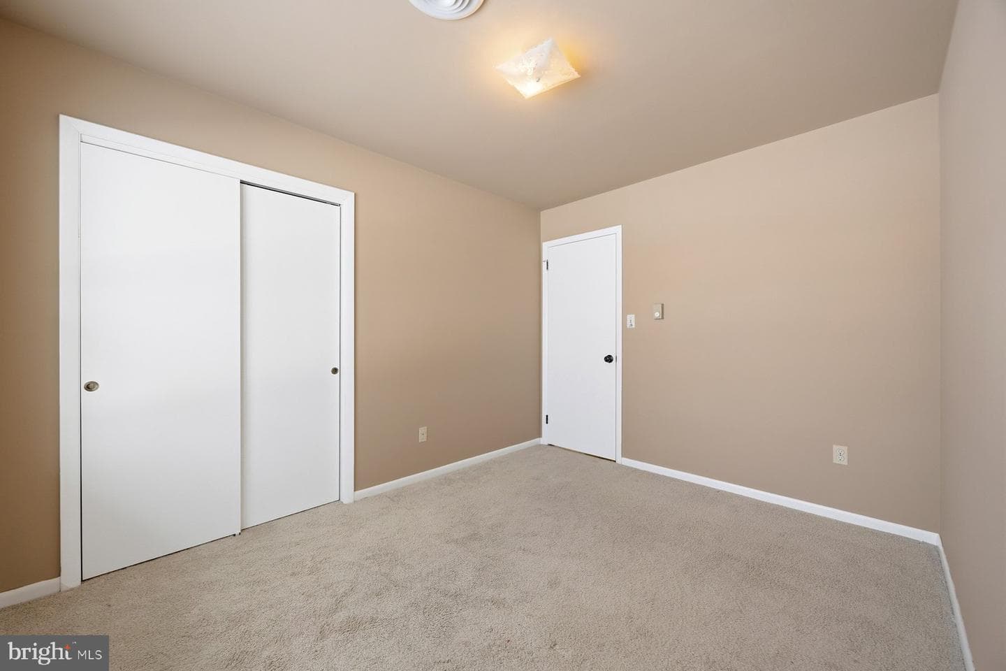 5884 Woodbine Road photo 19