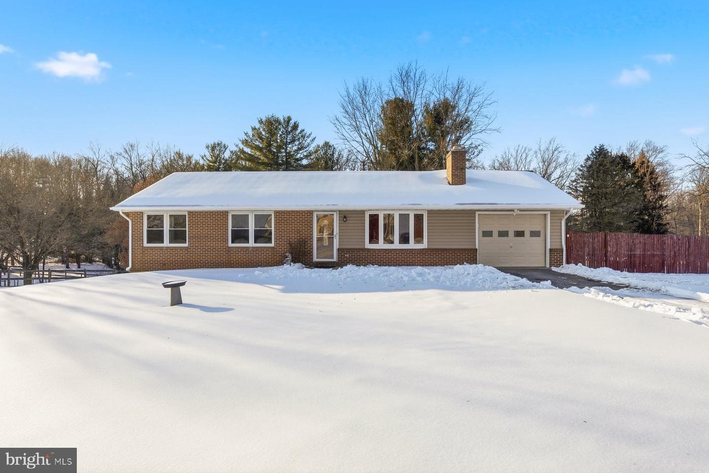 5884 Woodbine Road photo 2