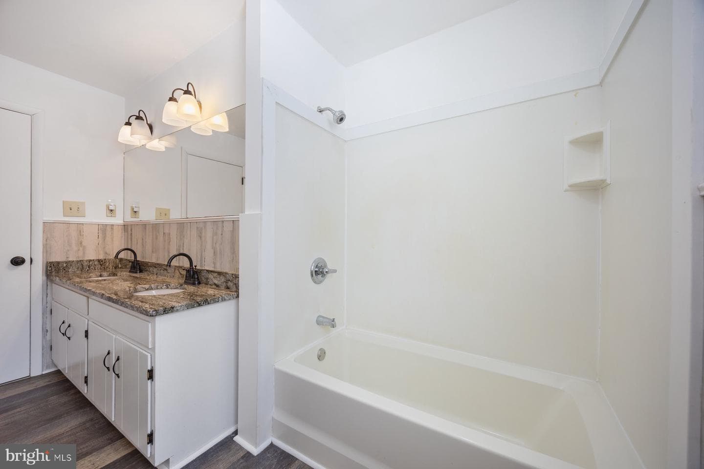 5884 Woodbine Road photo 26