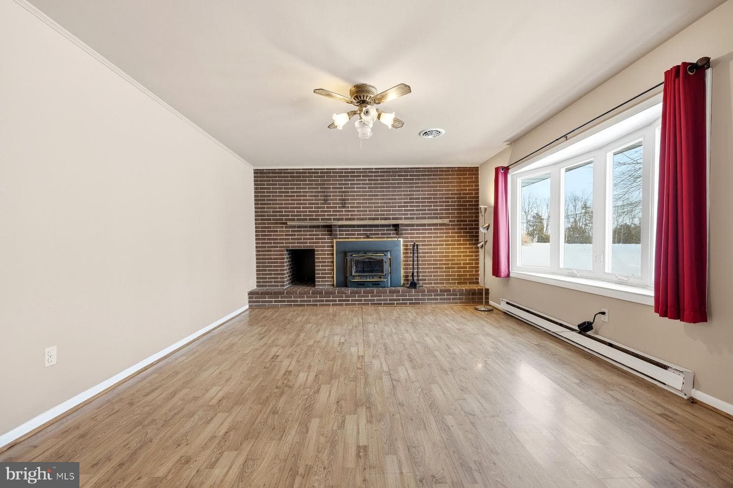 5884 Woodbine Road photo 5