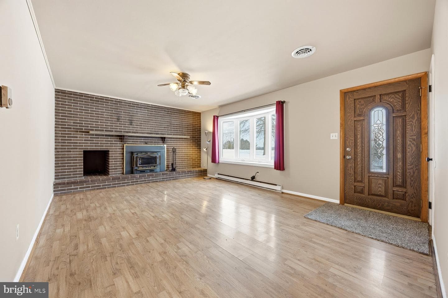 5884 Woodbine Road photo 6