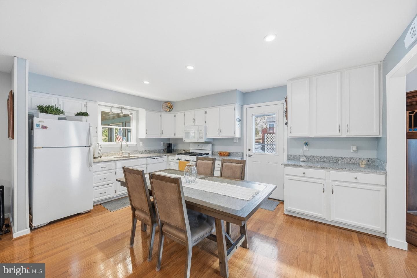 5823 Dale Drive photo 16