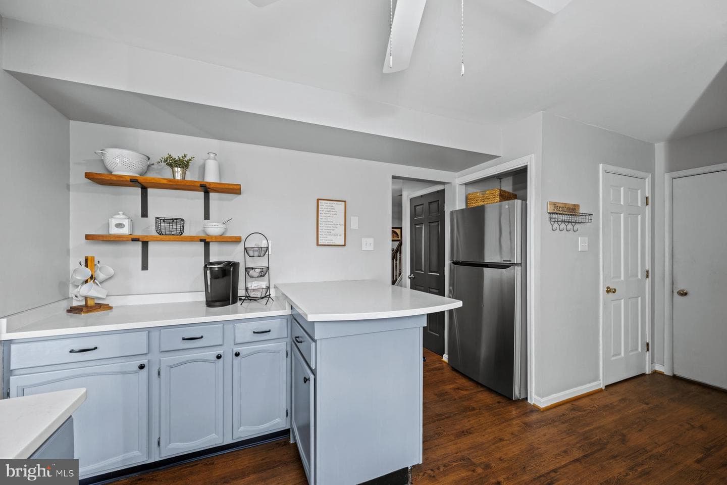 433 Obrecht Road photo 11