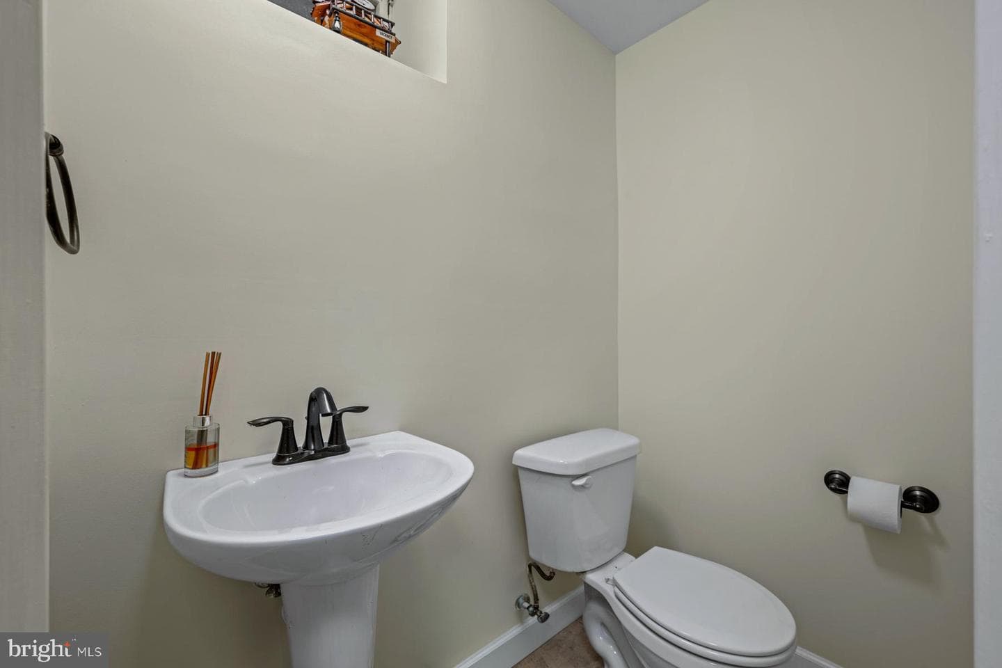 433 Obrecht Road photo 28