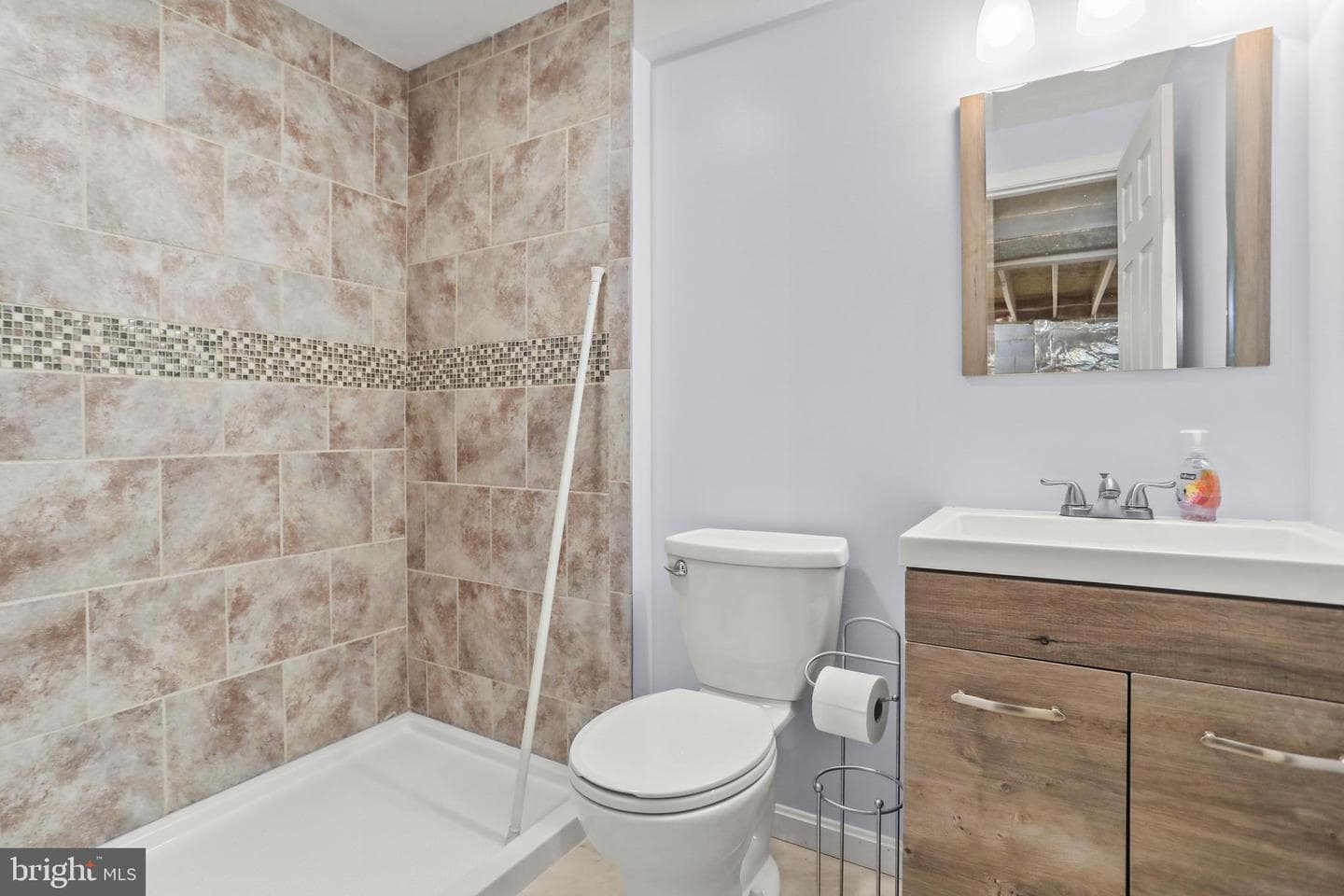 3776 London Bridge Road photo 27