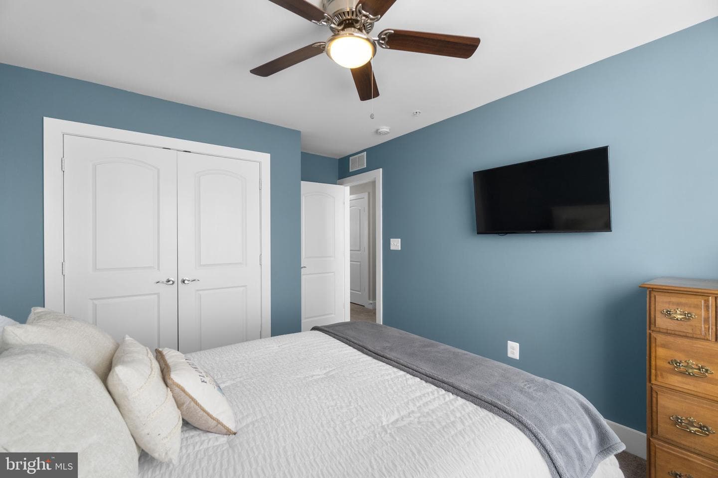 2757 Town View Circle photo 19