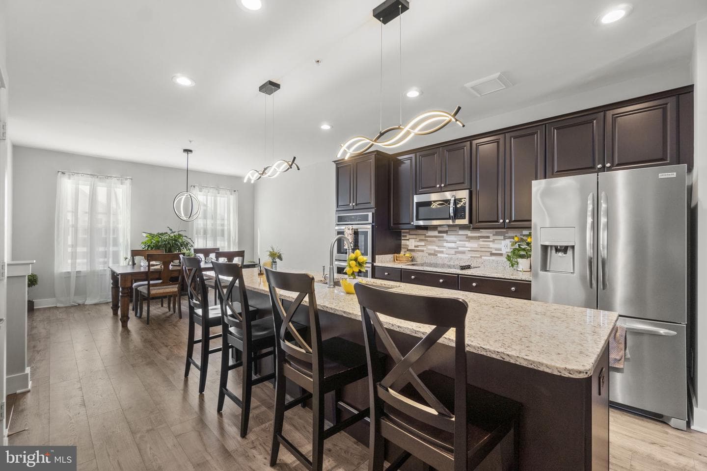 2757 Town View Circle photo 3
