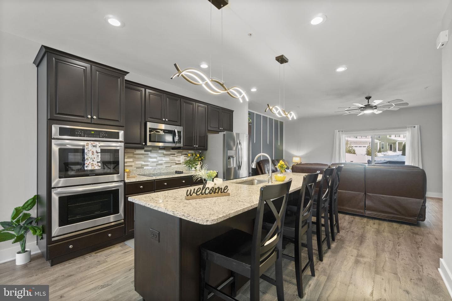 2757 Town View Circle photo 5