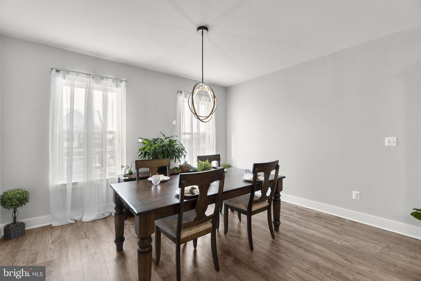 2757 Town View Circle photo 6