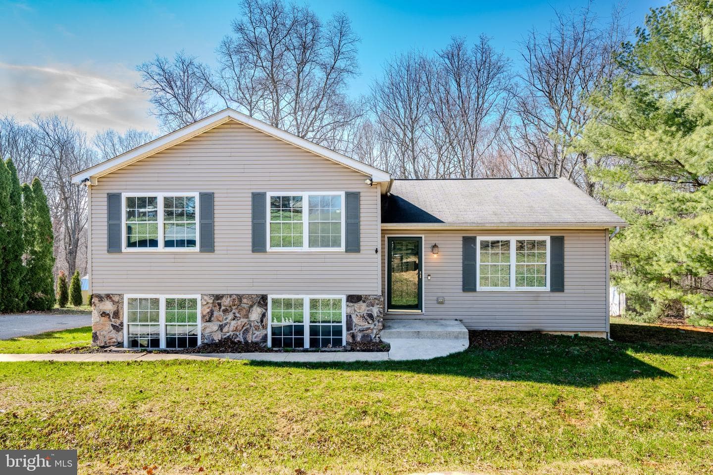 1460 Allen Way photo 2
