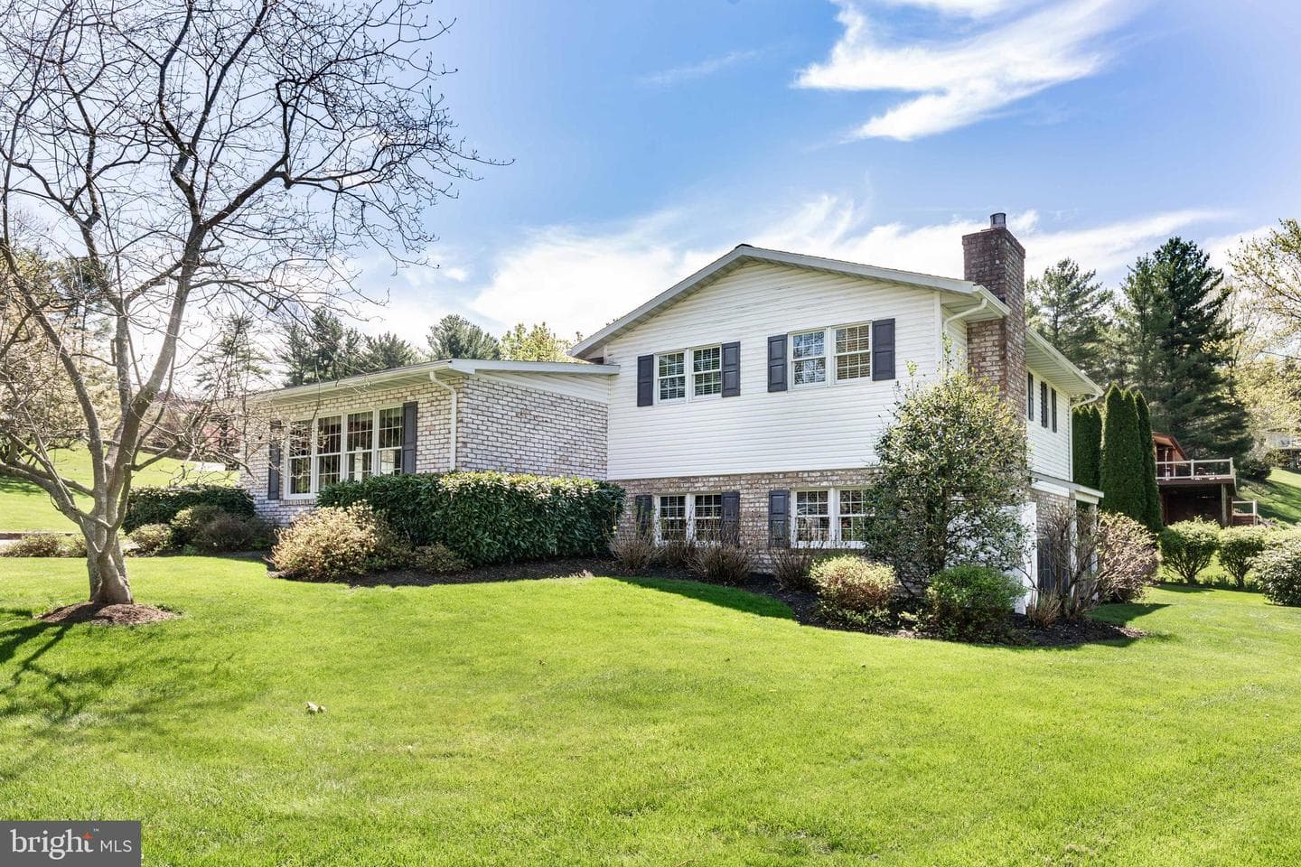 832 Winchester Drive photo 2
