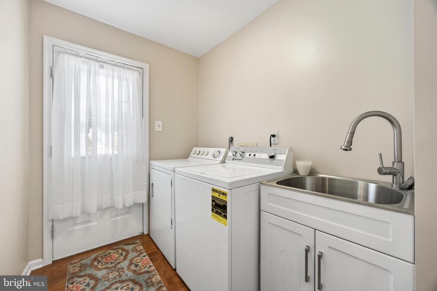 6041 Kennard Court photo 8