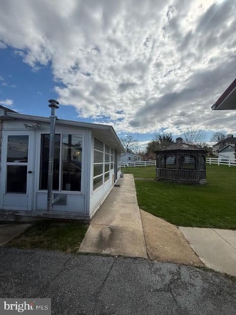 312 E Broadway Street photo 8