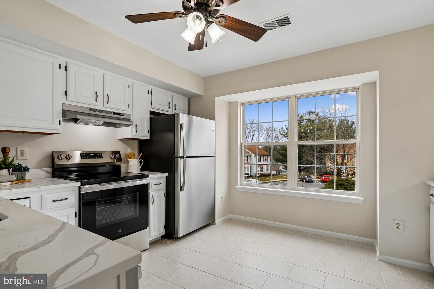 513 South Hills Court photo 2