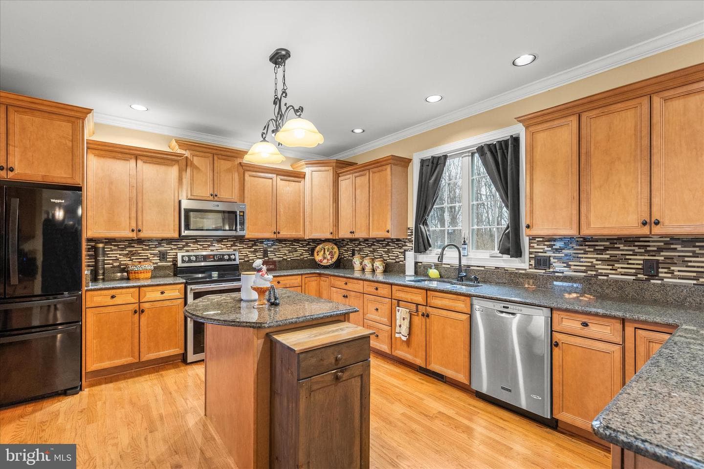 659 Downhill Drive photo 20