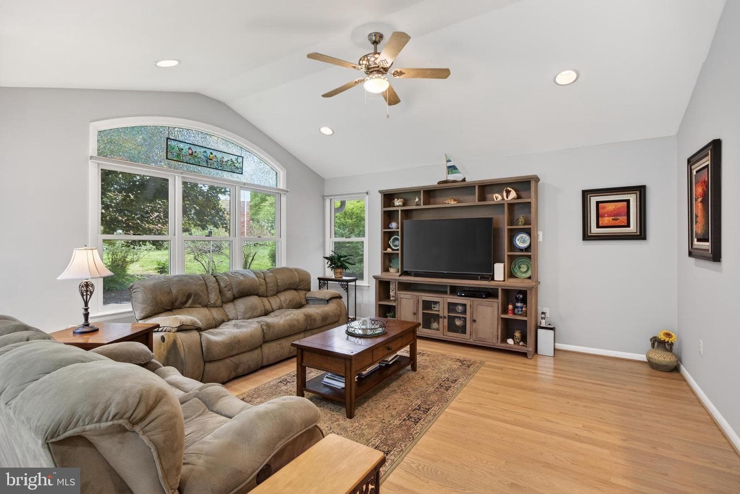 107 White Way photo 12